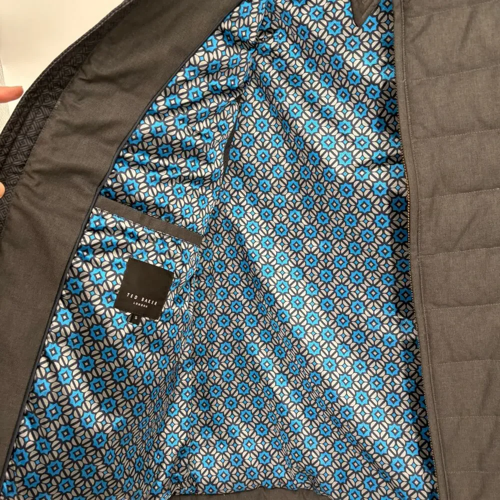 TED BAKER London Charcoal Gray Dylan‎ Trim Fit Quilted Down Sleeveless Vest 5 XL